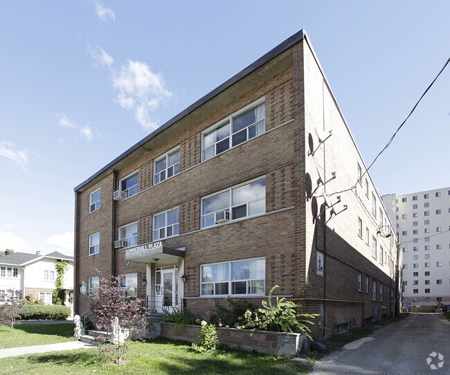 Photo du bâtiment - Landmark Apartments