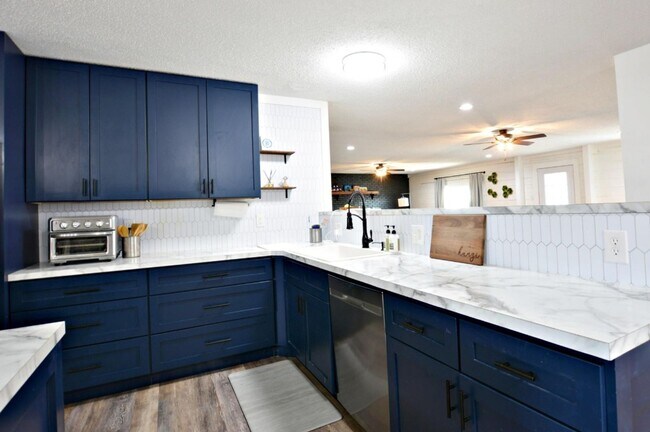 Foto del edificio - Beautifully Renovated 3bd/2ba home in Portales; Available 8/1/26