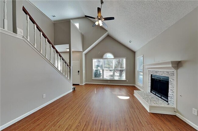 Foto del edificio - 390 Greenmont Cir