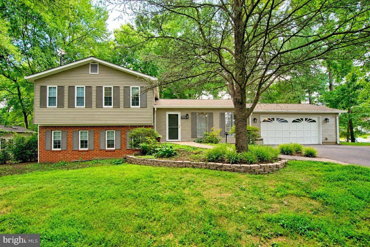 Photo - 2405 Earlsgate Ct (Reston, VA)