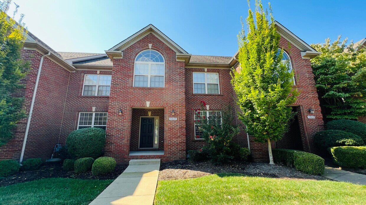 3305 Beaumont Centre Cir, Lexington, KY 40513 Townhome Rentals in