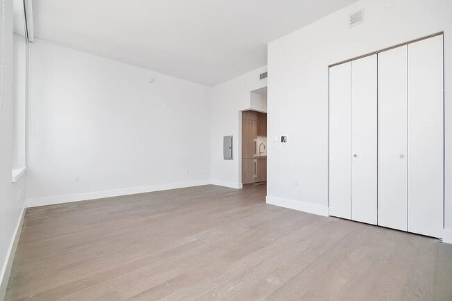 Foto del edificio - 200 E 23rd St