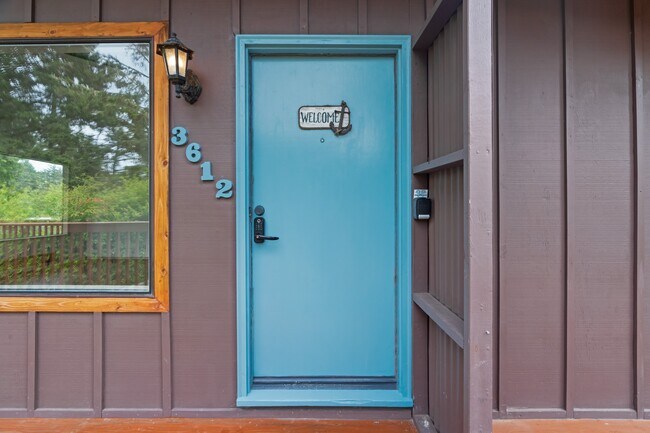 Foto del edificio - 3612 Seabreeze Ave