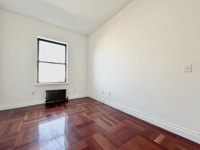 Foto del edificio - 607 W 137th St