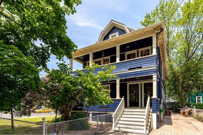 Building Photo - 35 2nd St