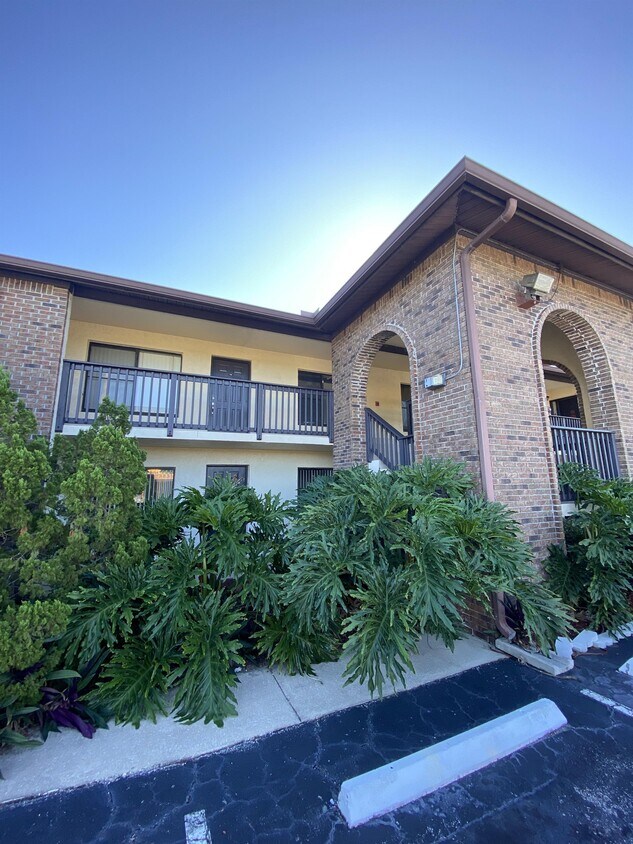 Primary Photo - 1515 Huntington Ln