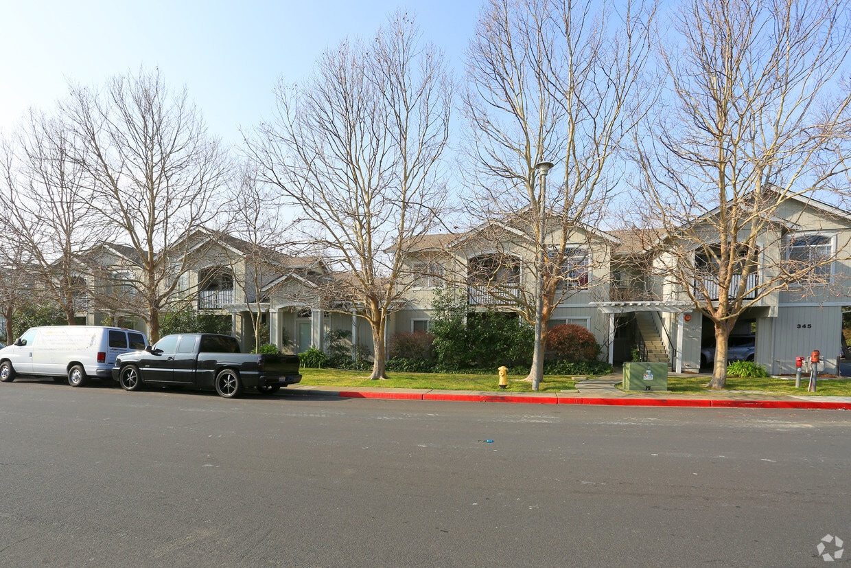Building Photo - Baypoint Apartments