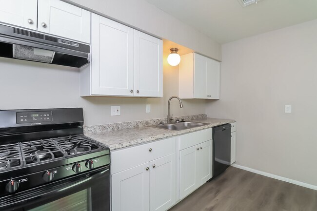 Foto del edificio - 811 E Alice Ave Unit A