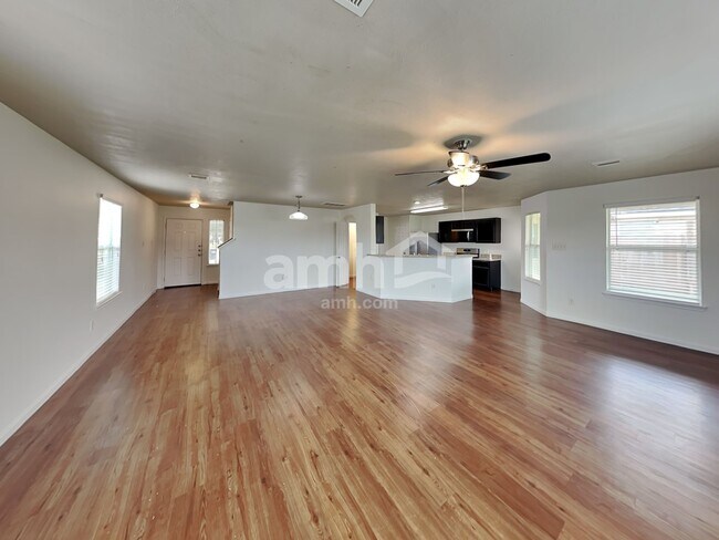 Foto del edificio - 911 Redcrest Springs Ct