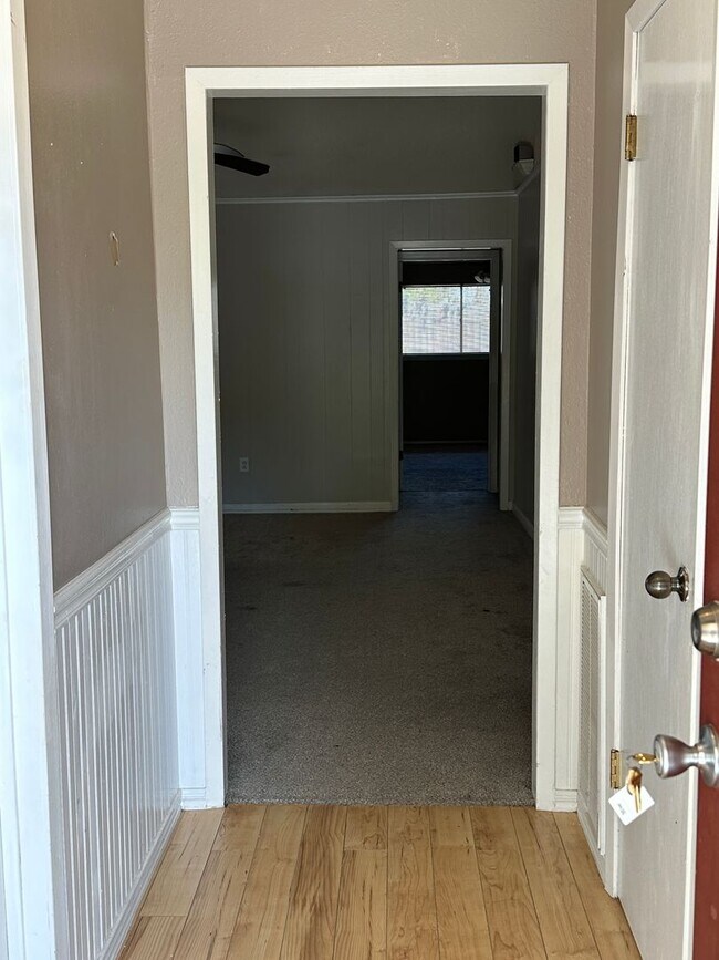 Foto del edificio - Bryan - 3 Bedroom - 2 Bath - 2 vehicle car...