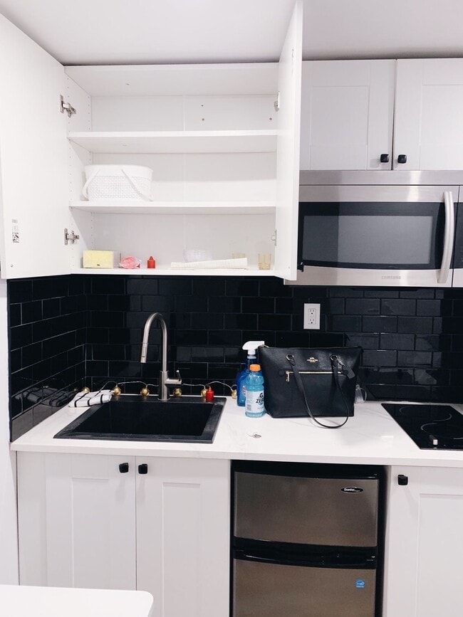 Building Photo - 1638 St Christophe St