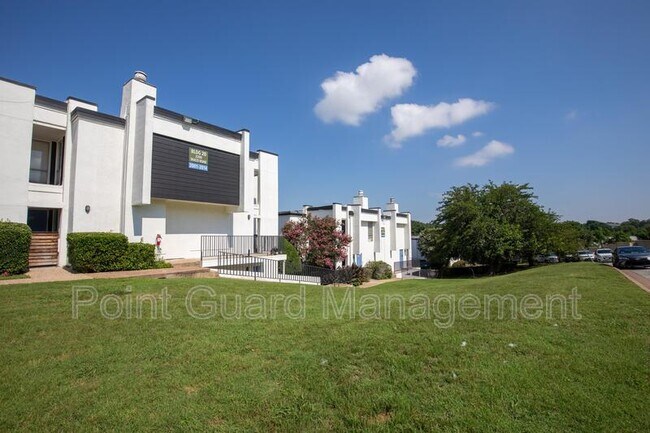 Foto del edificio - 2216 Ridgmar Plaza