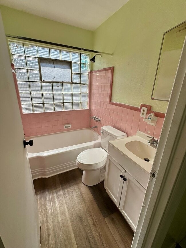 Building Photo - 2 BED 1 BATH READY TO RENT IN PLANT CITY!