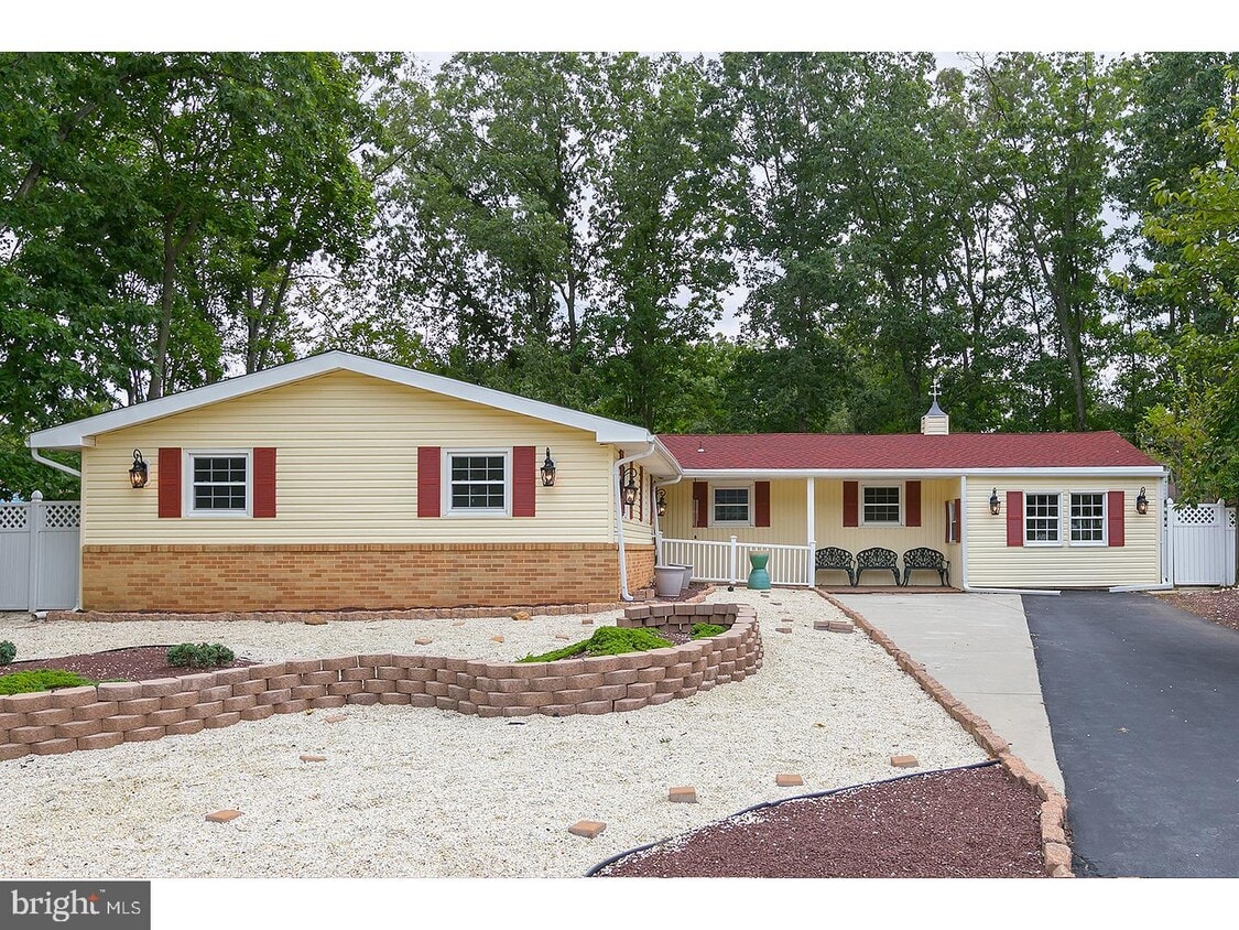 923 Forbes St, Washington Township, NJ 08012 House for Rent in Washington Township, NJ