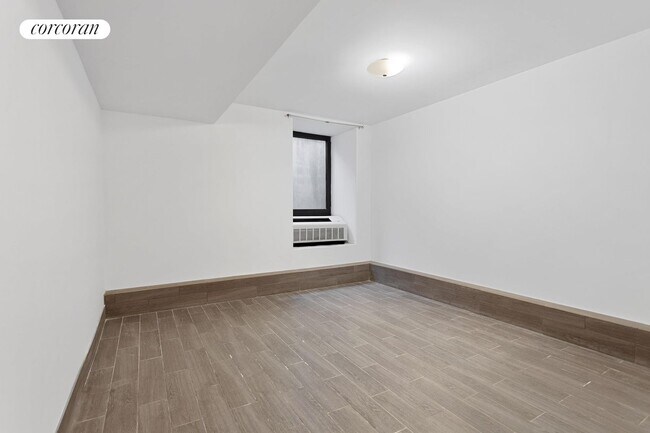Foto del edificio - 2066 5th Ave