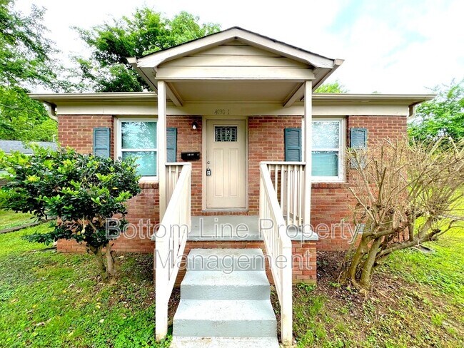 Foto del edificio - 4030 Bearwood Ave