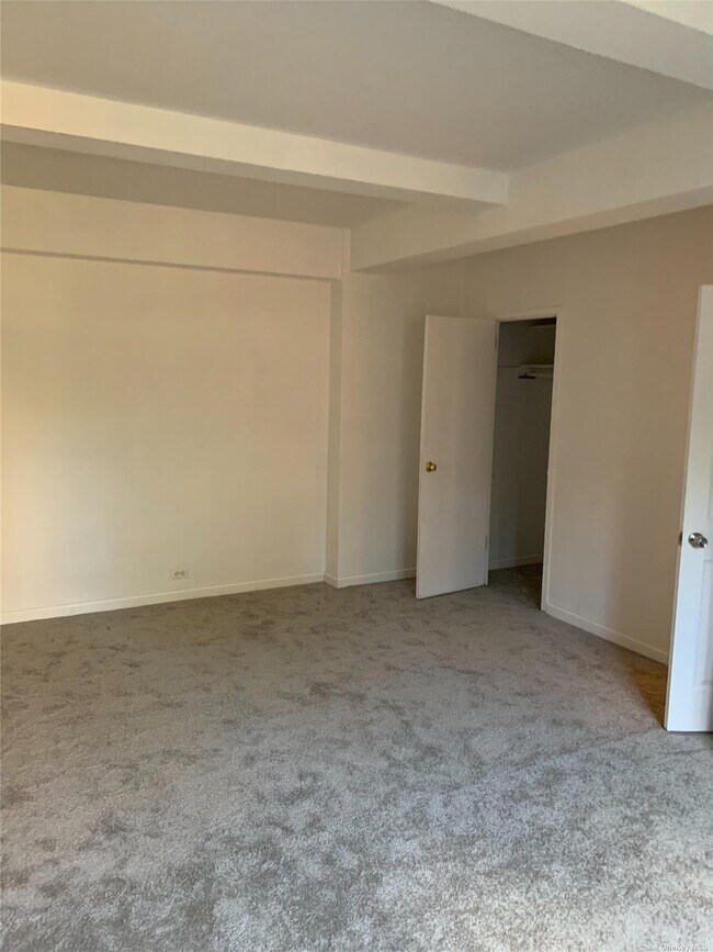 Foto del edificio - 1554 Unionport Rd
