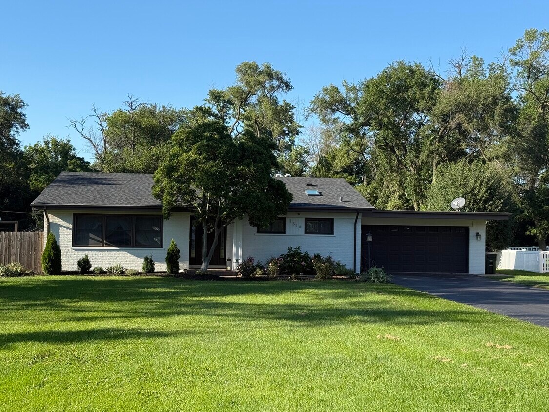 Foto principal - 1316 W 59th St
