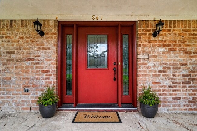 Foto del edificio - 811 Thicket Ln