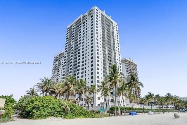 Building Photo - 2301 S Ocean Dr