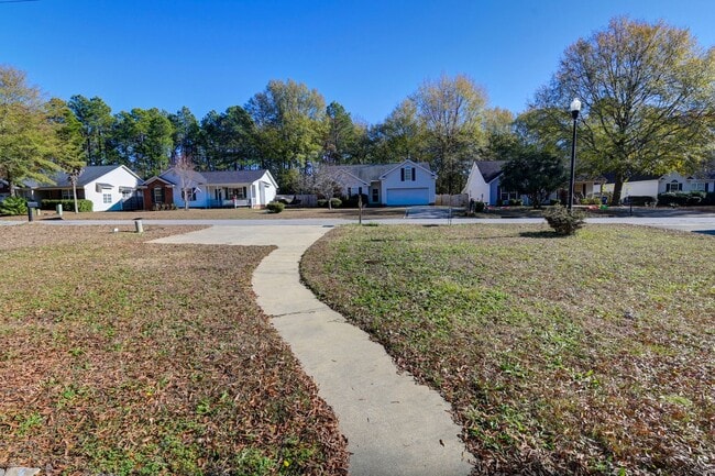 Building Photo - Beautifully Updated 3BR Home Minutes from Fort Jackson, VA Hospital & I-77