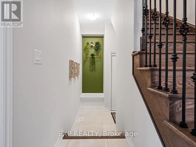 Building Photo - 2 Sun Hvn Ln