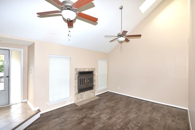 Foto del edificio - Updated Townhome in Larkspur Meadows