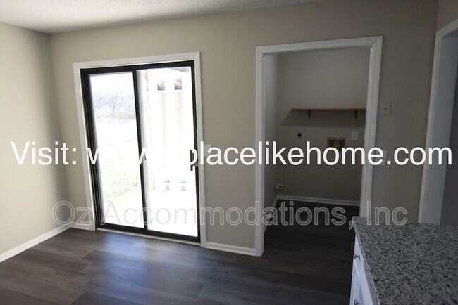 Foto del edificio - 912 S Edgebrook Ln