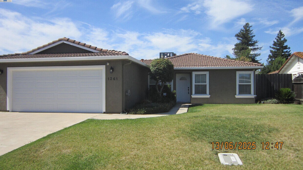 Foto principal - 1361 Seventh St