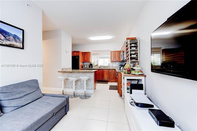 Foto del edificio - 7632 SW 102nd St