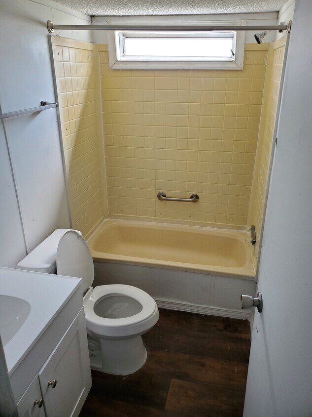 Foto principal - 9380 Cotton Ln