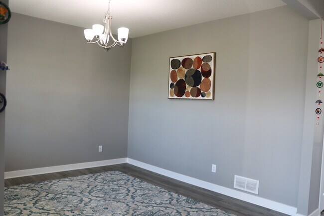 Foto del edificio - 8180 180th St W