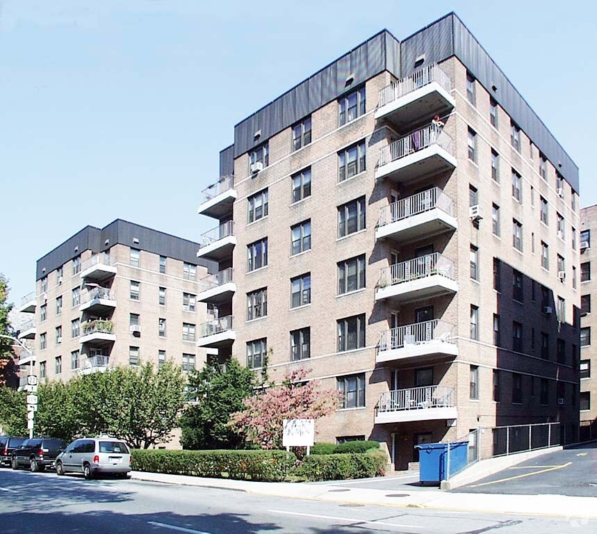 16 N Broadway, White Plains, NY 10601 Apartments White Plains, NY