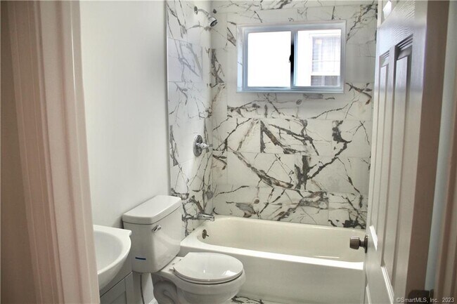 Foto del edificio - 1257 Howard Ave