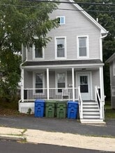 Building Photo - 28 1/2 Myrtle Ave