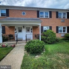 Building Photo - 2 B Sterling Terrace