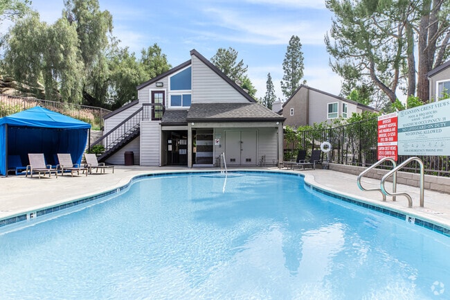 Resort-Style Pool - Canyon Crest Views Apartments