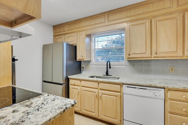 Foto del edificio - 3712 Monclair Ave