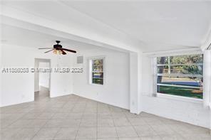 Building Photo - 858 SW 11th Ct