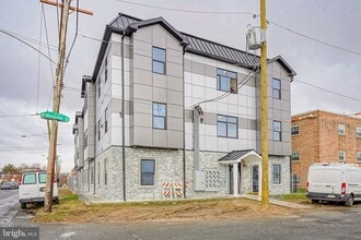 Building Photo - 4432 Wingate St