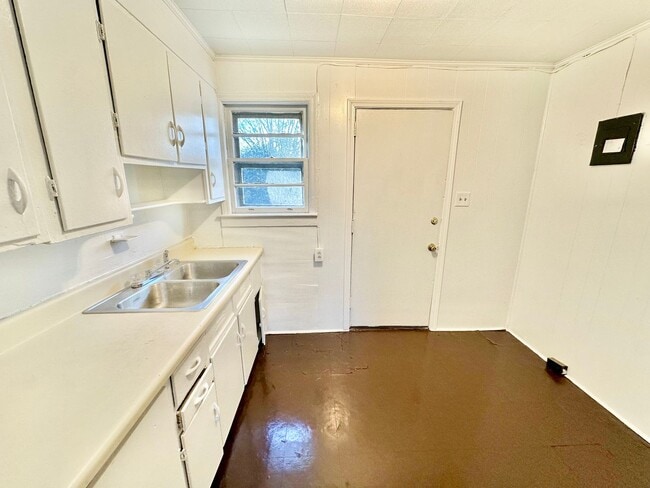 Foto del edificio - 1374 Amelia Ave