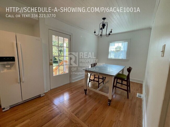 Building Photo - Adorable Three Bedroom, Two Bathroom Cotta...