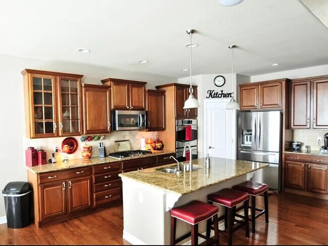 Building Photo - 8229 S Country Club Pky