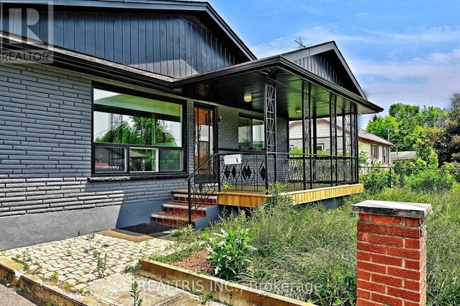 Building Photo - 6 Lucerne Pl