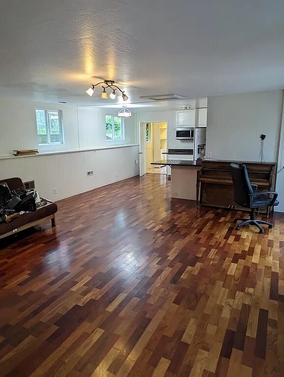 Foto del edificio - 11750 San Mateo Rd