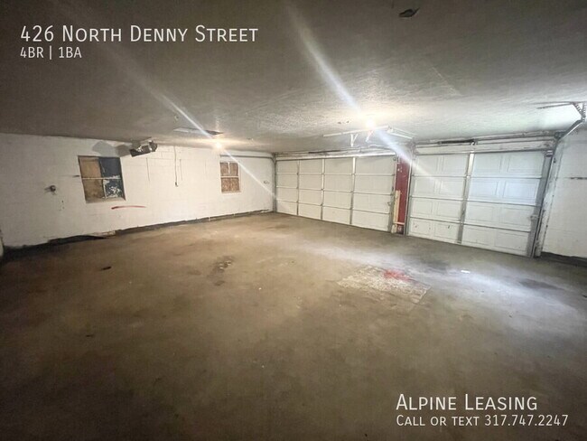 Building Photo - 426 N Denny St