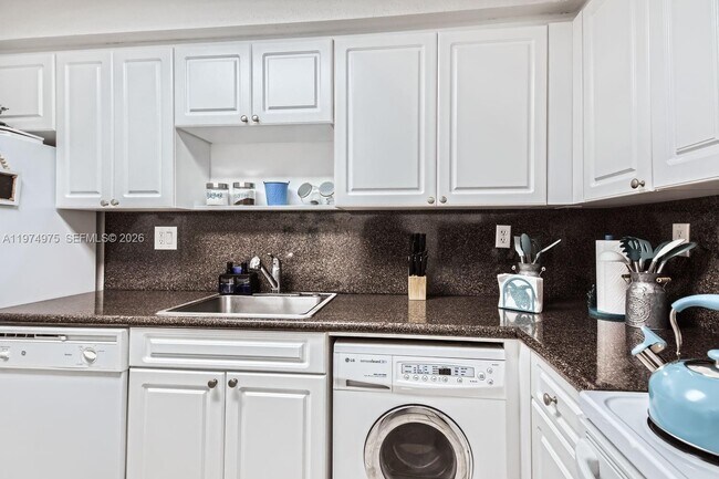 Foto del edificio - 2501 S Ocean Dr