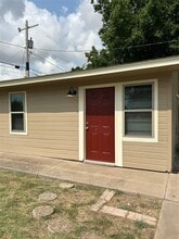 Building Photo - 6202 NW Elm Ave