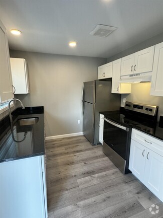 Building Photo - 24 Monarch Wy