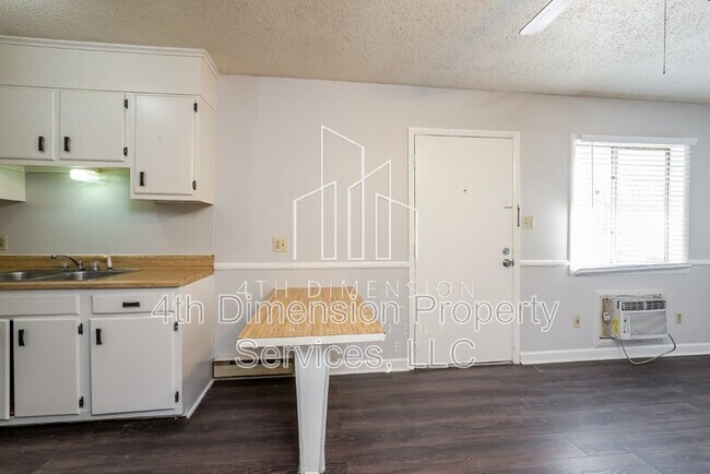 Building Photo - 4370 Ogburn Ave